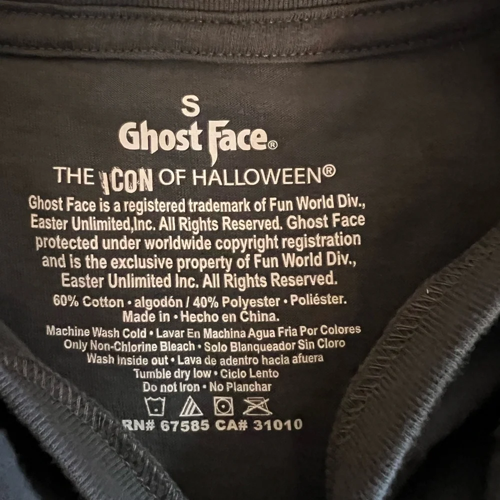 Mens Ghost Face Shirt Scream Let’s Watch Scary Movies Black size small PRE-OWNED - Picture 3 of 4